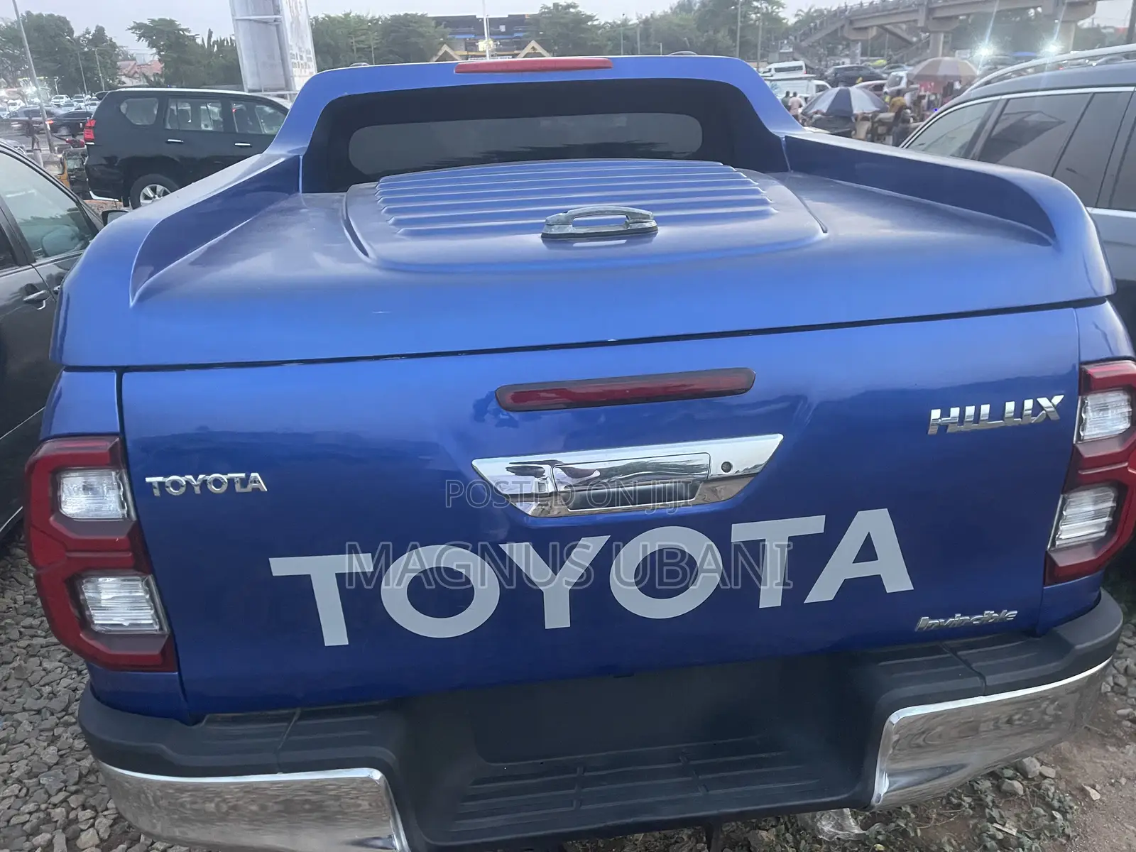 Toyota Hilux 2023 Blue