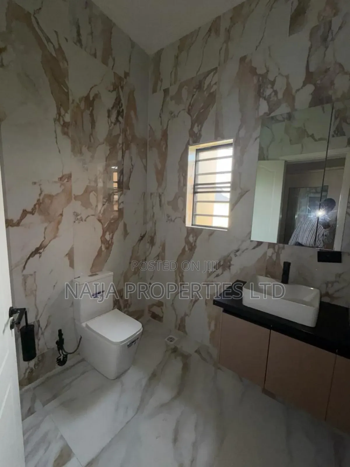4bdrm Duplex in Fountain Springville, Sangotedo for rent