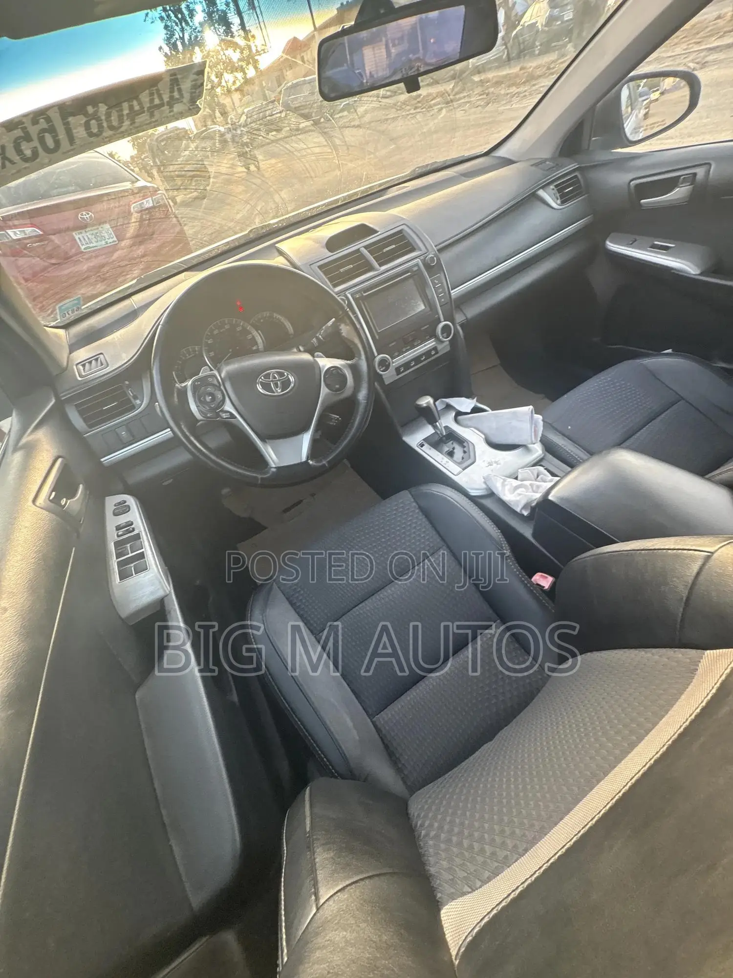 Toyota Camry SE 4dr Sedan (2.5L 4cyl 6A) 2013 Silver