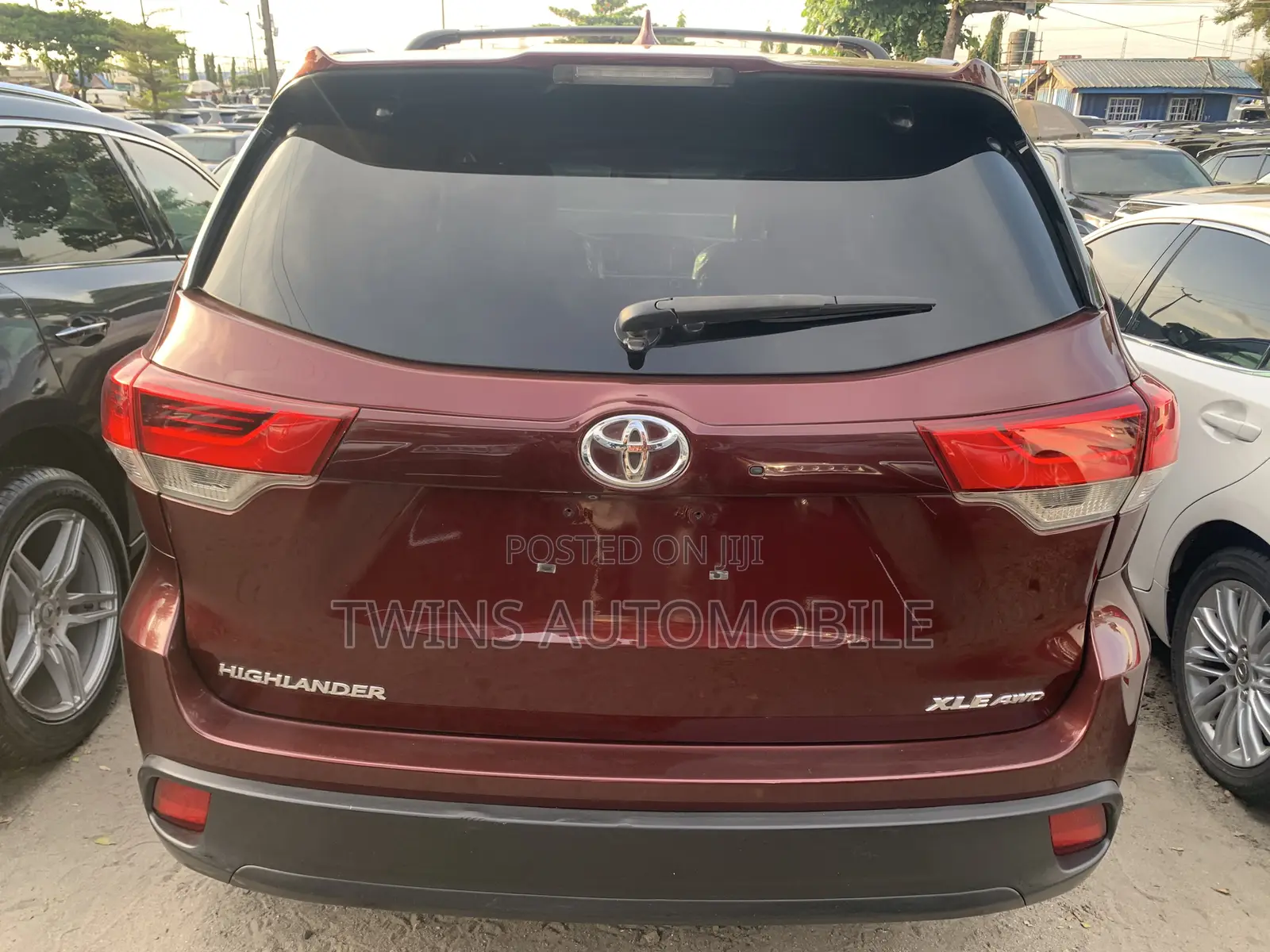 Toyota Highlander XLE V6 4x4 (3.5L 6cyl 6A) 2016 Burgundy