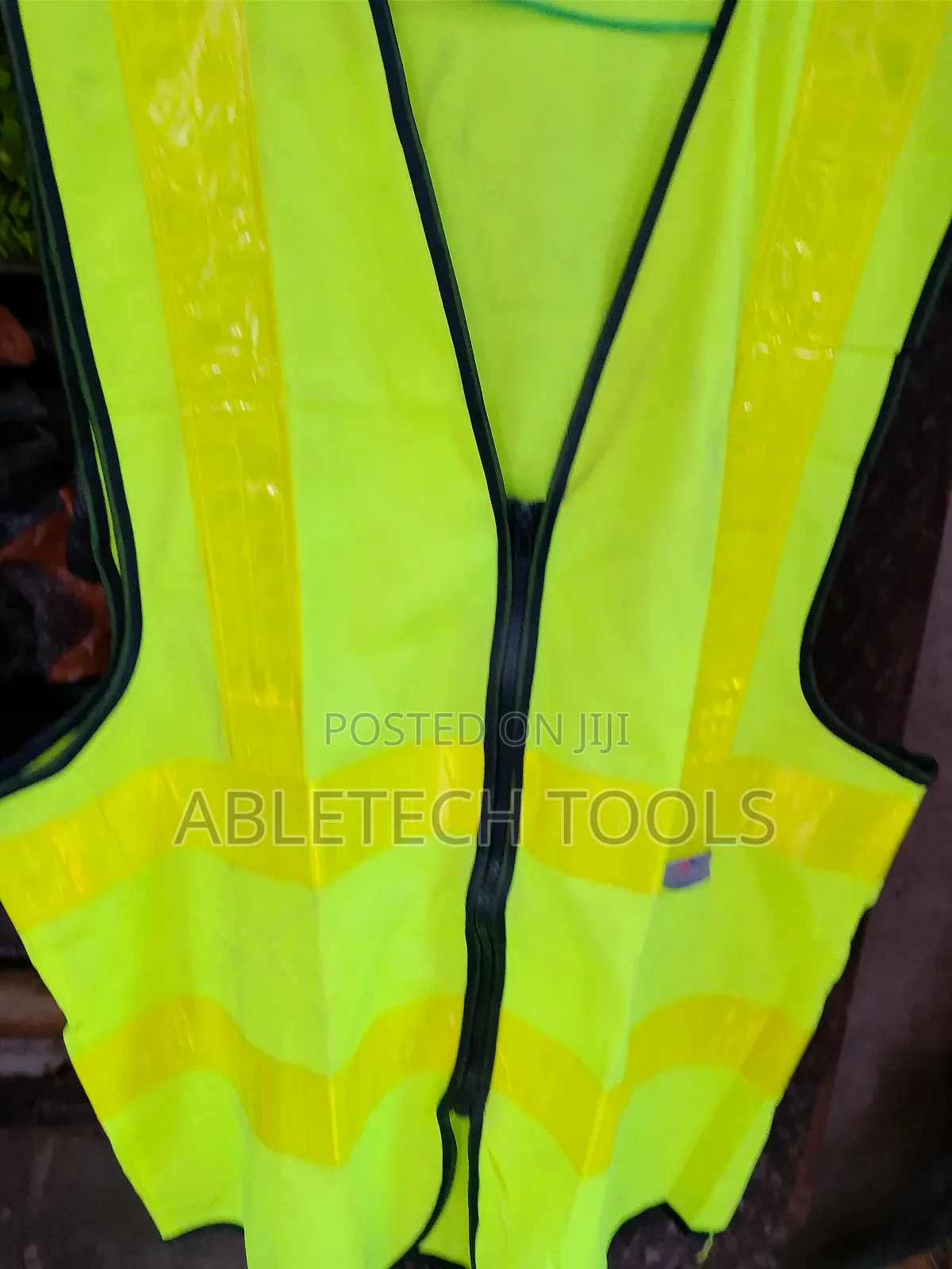 Safety Reflector With Zip
