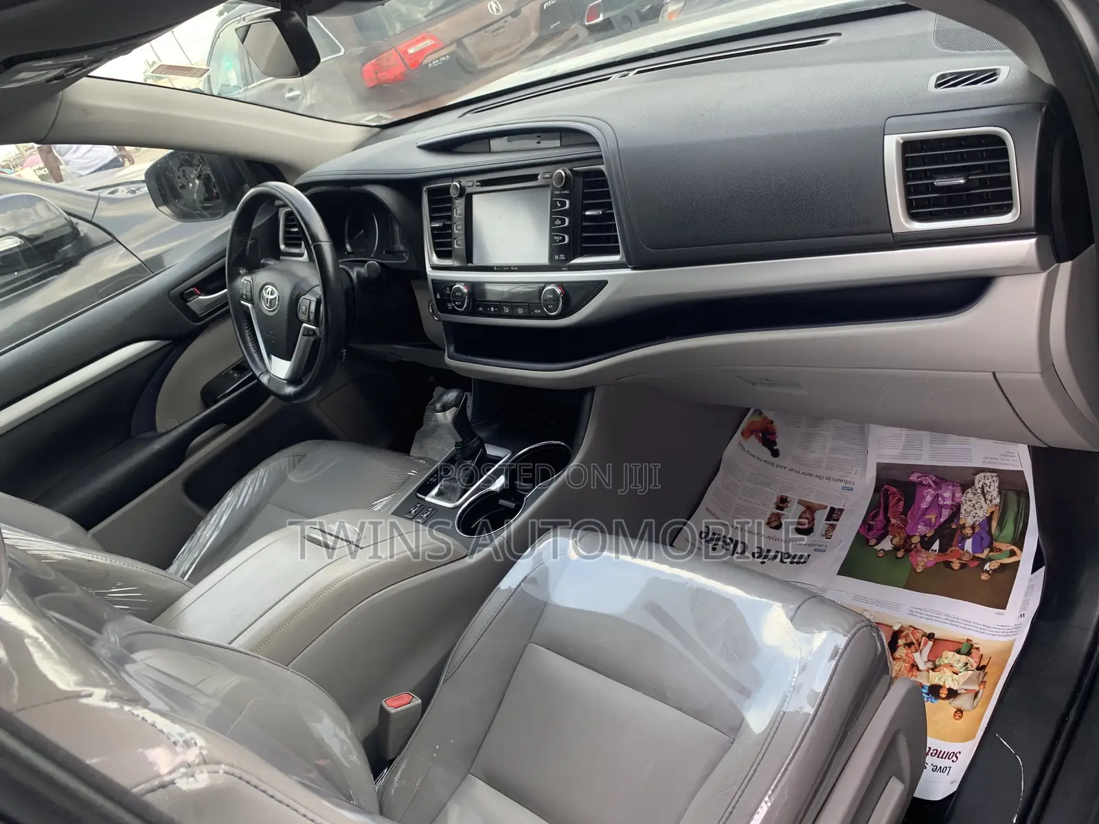 Toyota Highlander XLE 4x4 V6 (3.5L 6cyl 8A) 2017 Silver