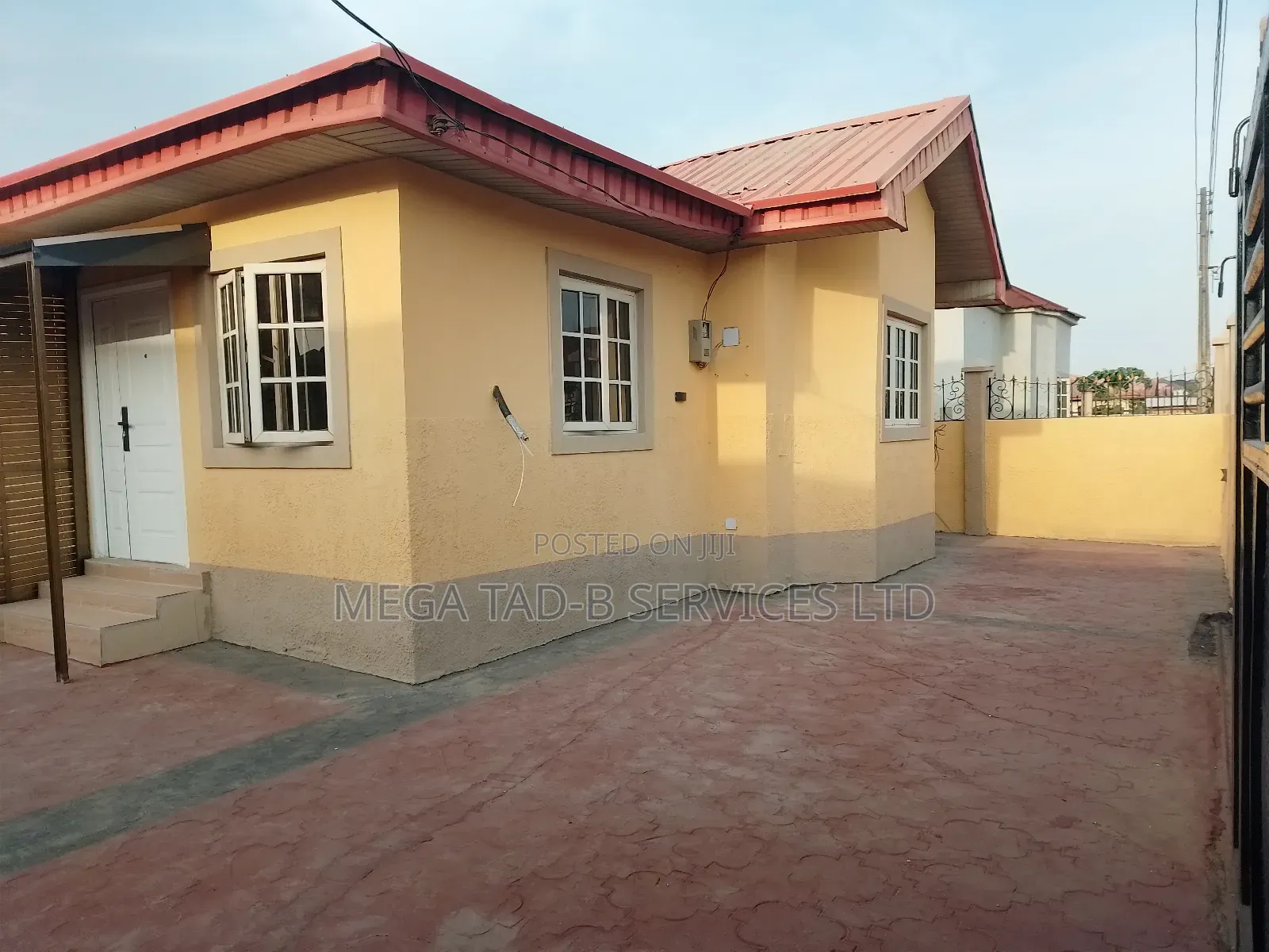 3bdrm Bungalow in Magboro Estate, Berger for sale