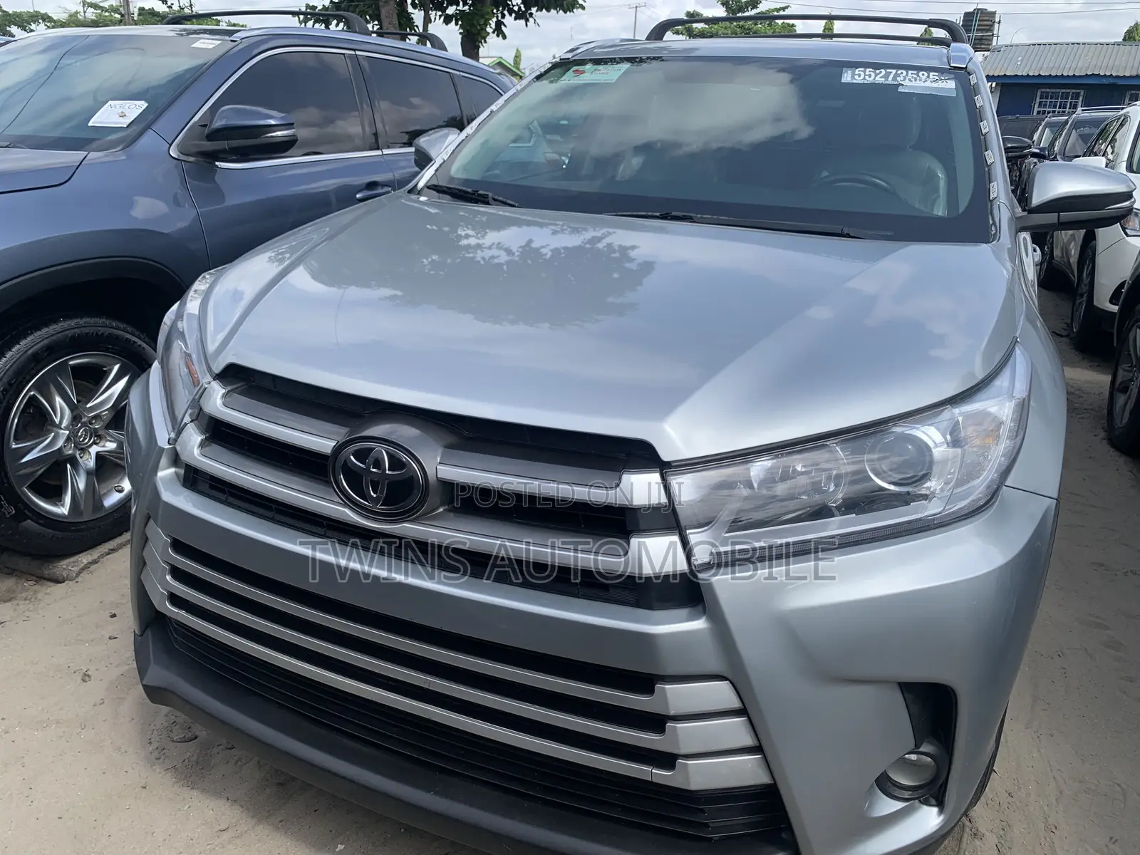 Toyota Highlander XLE 4dr SUV AWD (3.5L 6cyl 6A) 2015 Silver