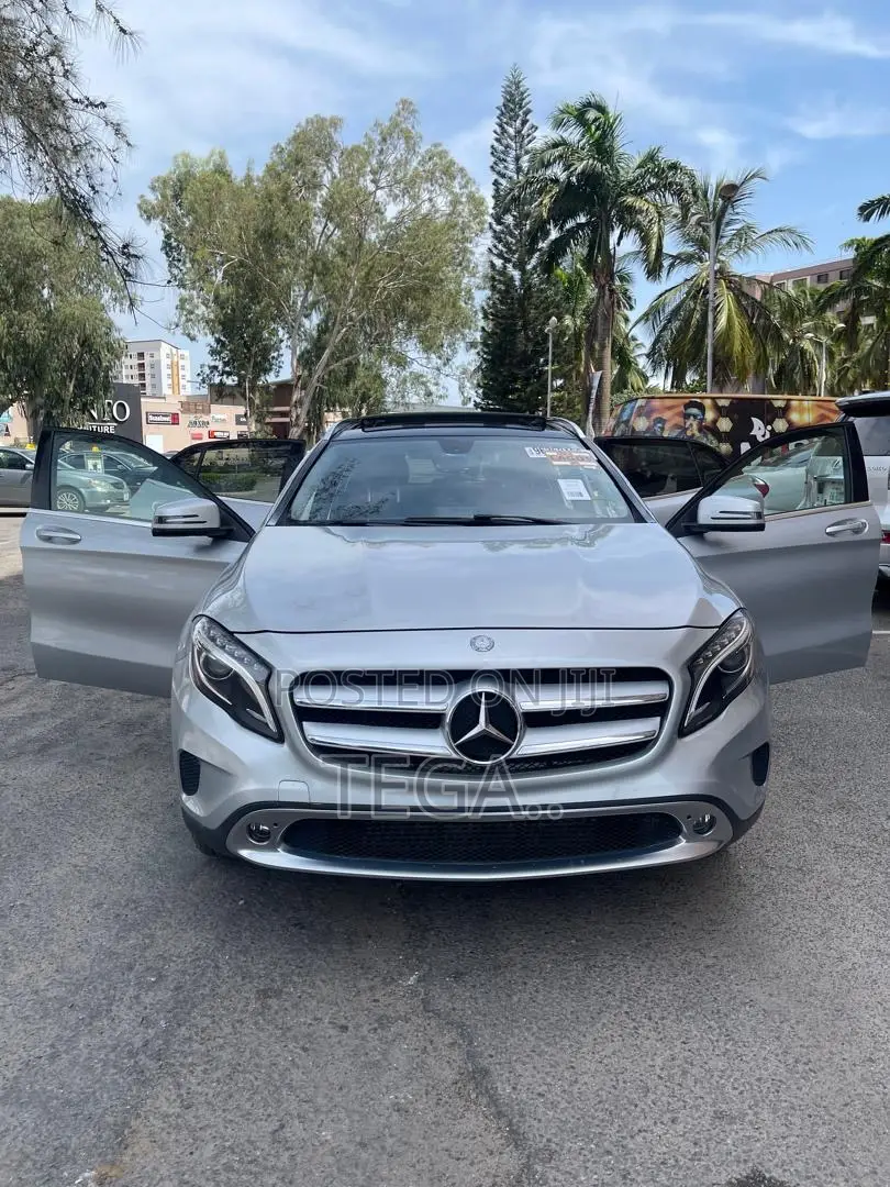 Mercedes-Benz GLA 250 2016 Silver