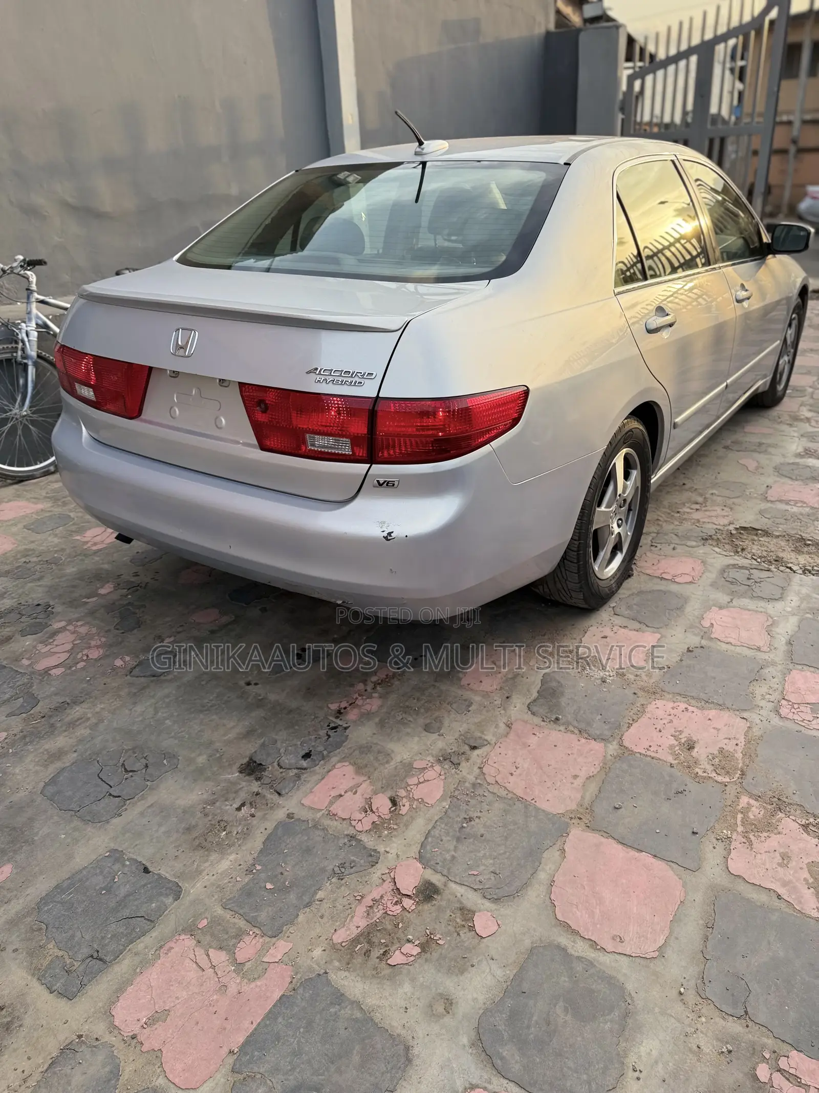Honda Accord Hybrid LX V6 Automatic 2005 Silver