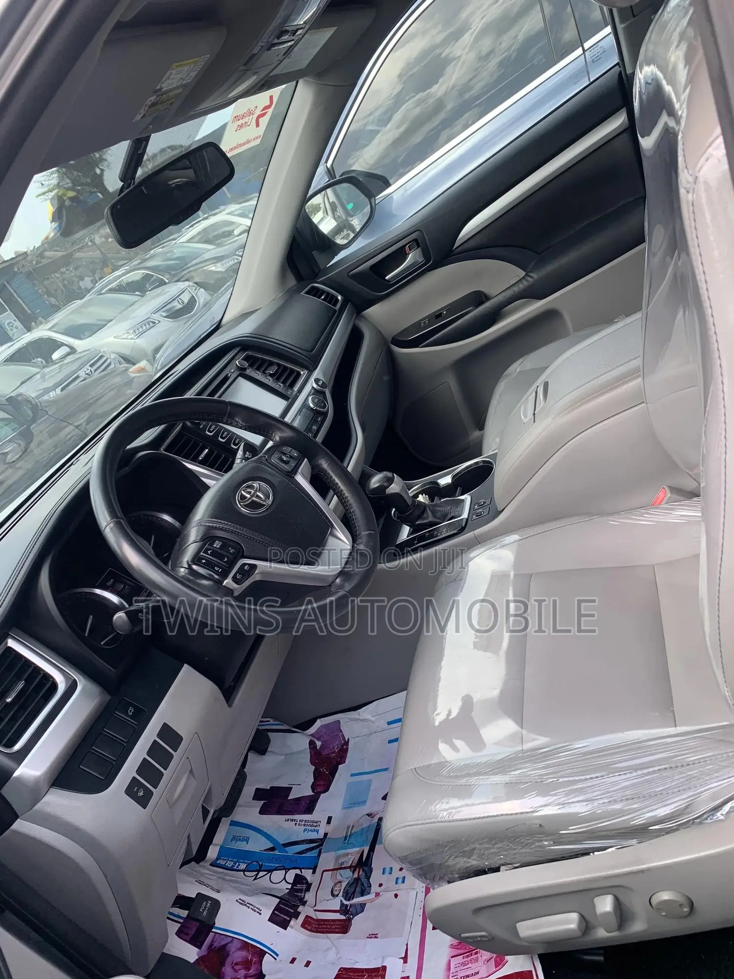 Toyota Highlander XLE 4dr SUV AWD (3.5L 6cyl 6A) 2015 Silver