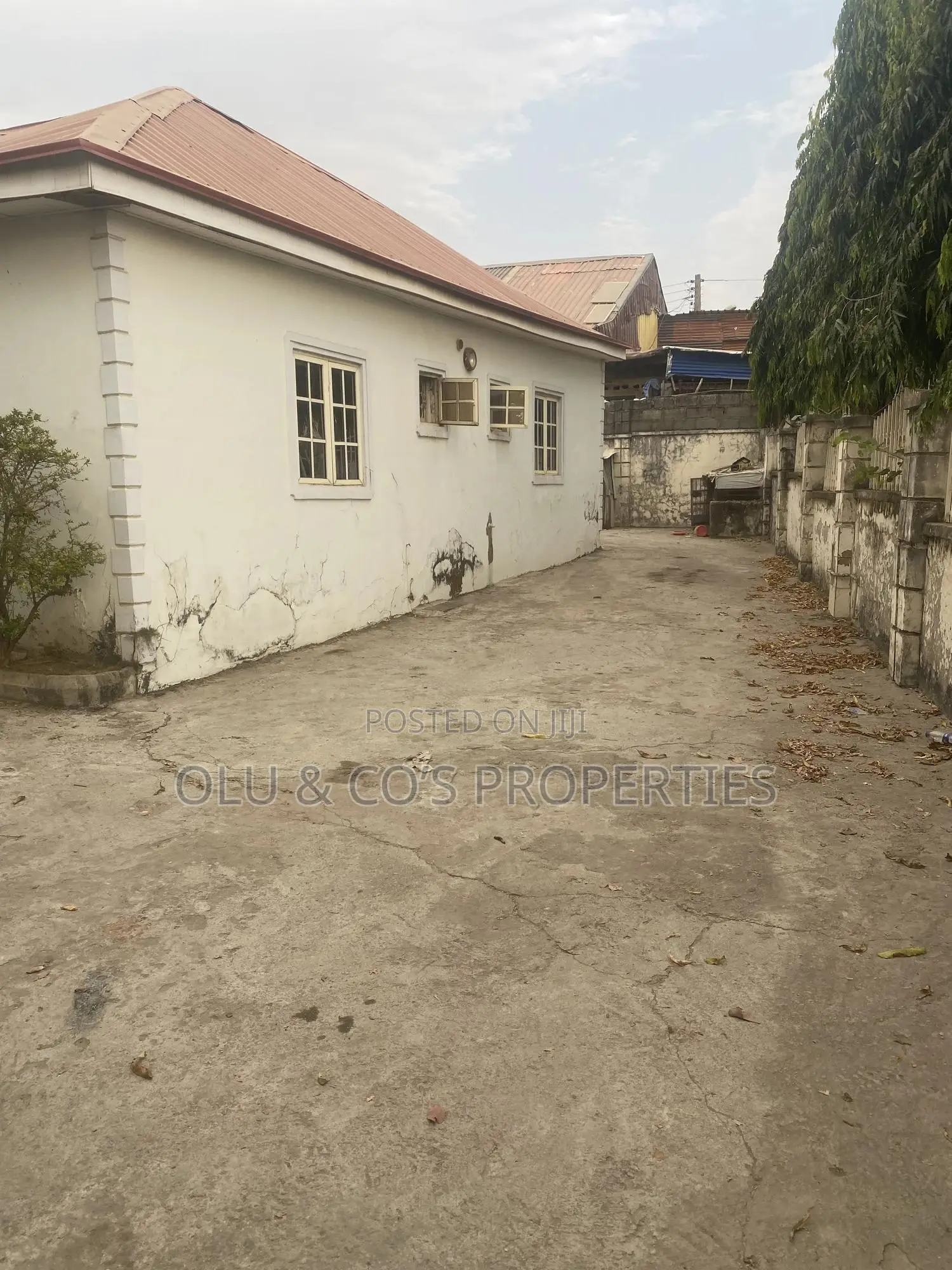 2bdrm Bungalow in Trademore Estate, Lugbe District for sale
