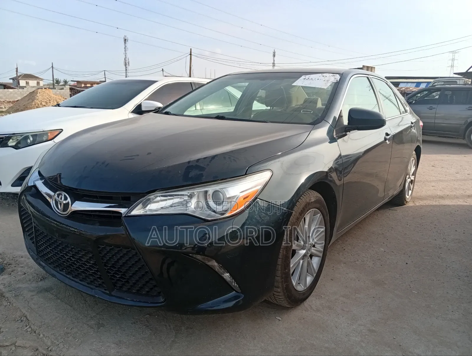Toyota Camry LE 4dr Sedan (2.5L 4cyl 6A) 2015 Gray