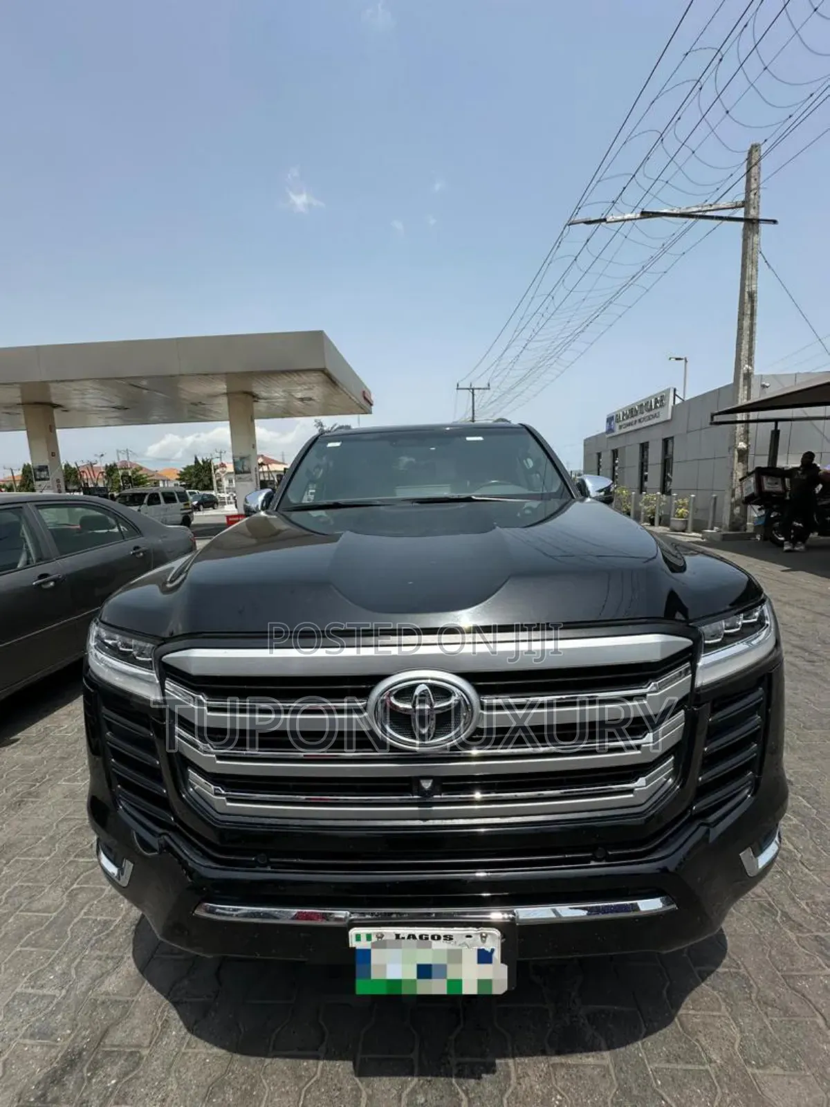 2025 Landcruiser Available for 12hours/24hours Airport Pickup