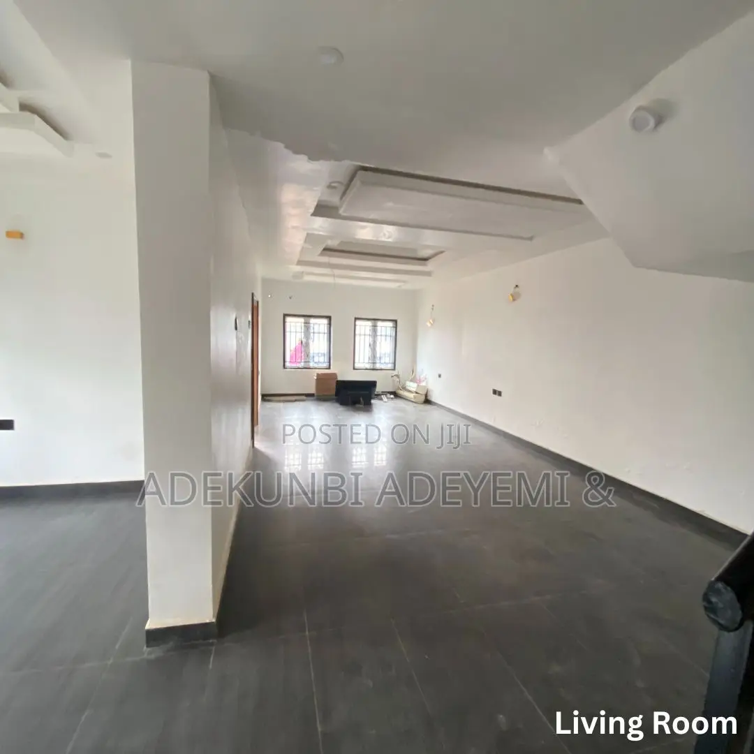 4bdrm Duplex in Life Camp for sale