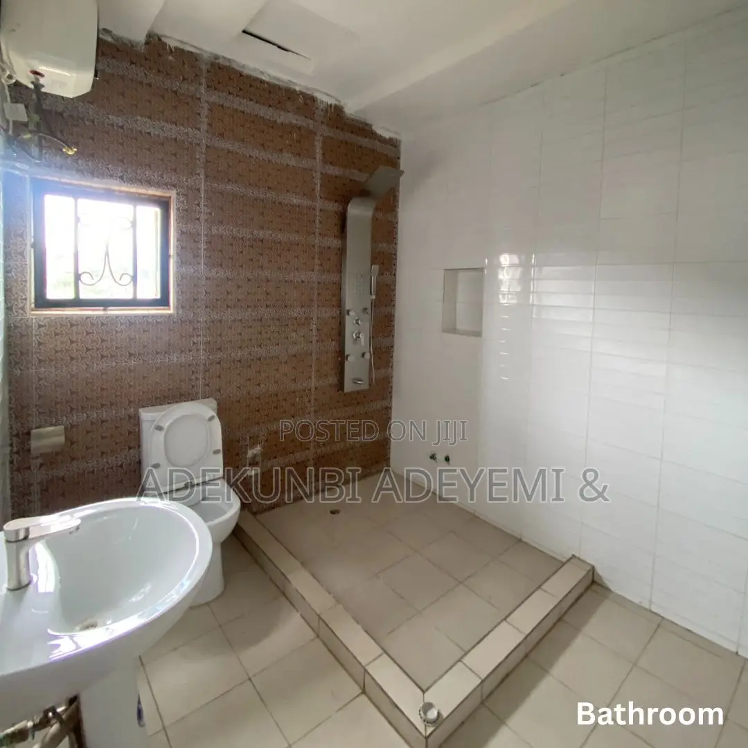 4bdrm Duplex in Life Camp for sale