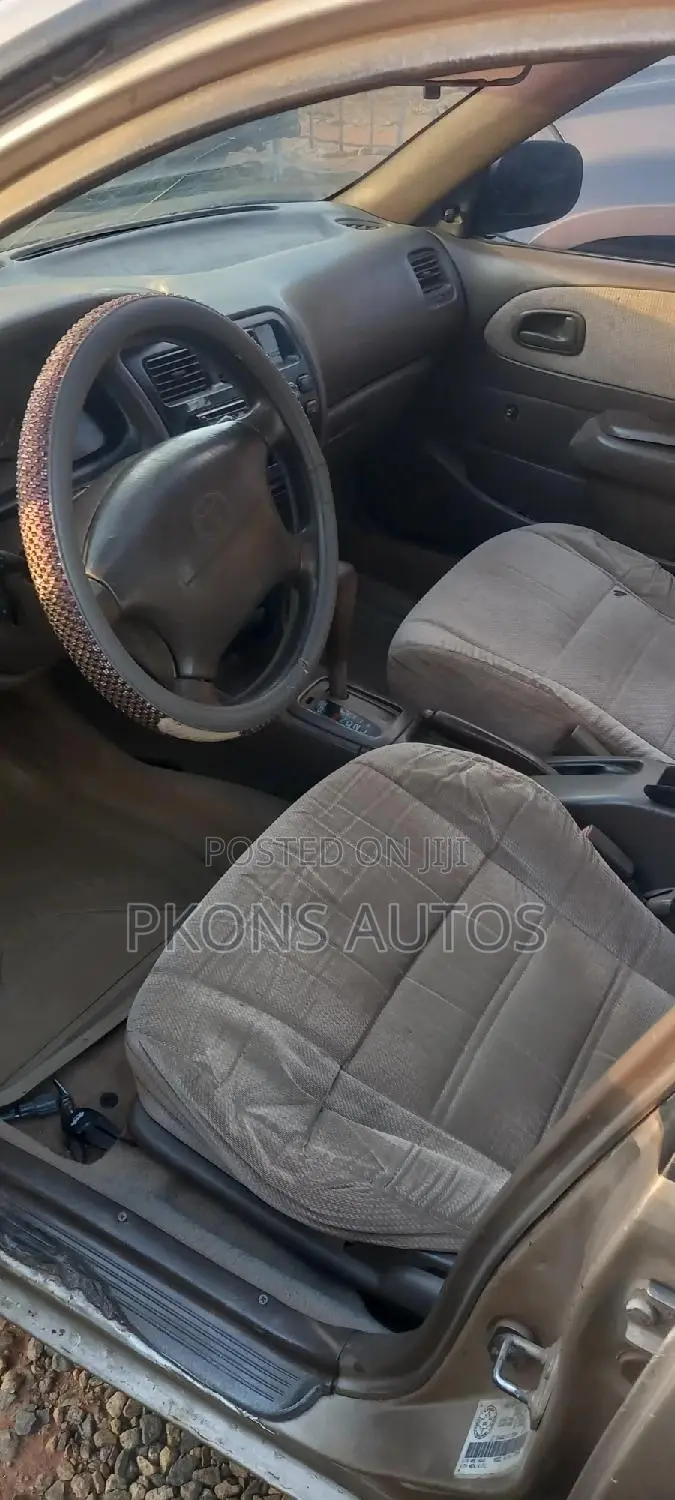 Toyota Corolla 1998 Gold