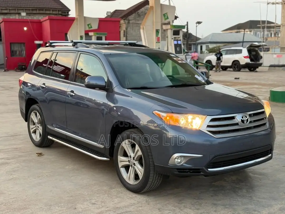 Toyota Highlander Limited 4dr SUV AWD (3.5L 6cyl 6A) 2014 Gray