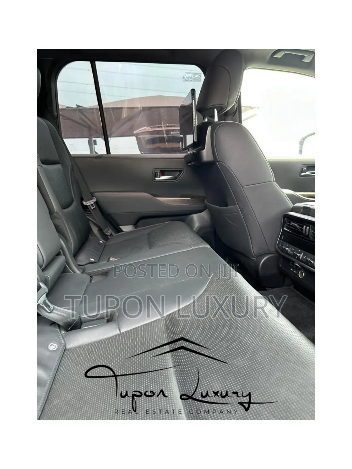 2025 Landcruiser Available for 12hours/24hours Airport Pickup