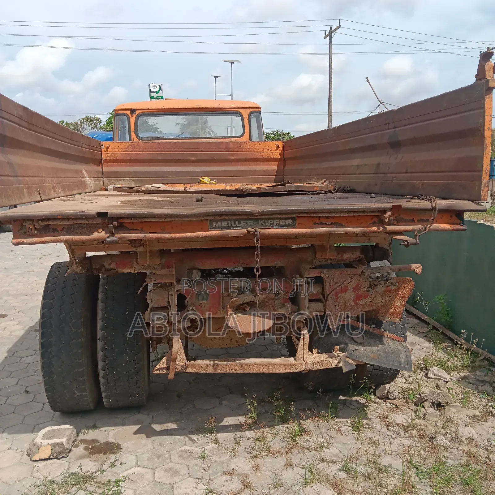 Man Tipper 6tyres