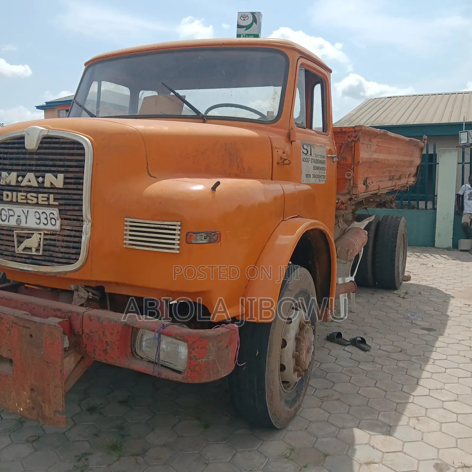Man Tipper 6tyres