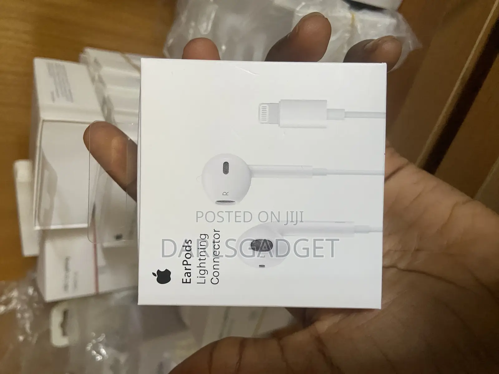 Apple Earpods Lightning Wired Earphones Clear Sound Mic Control