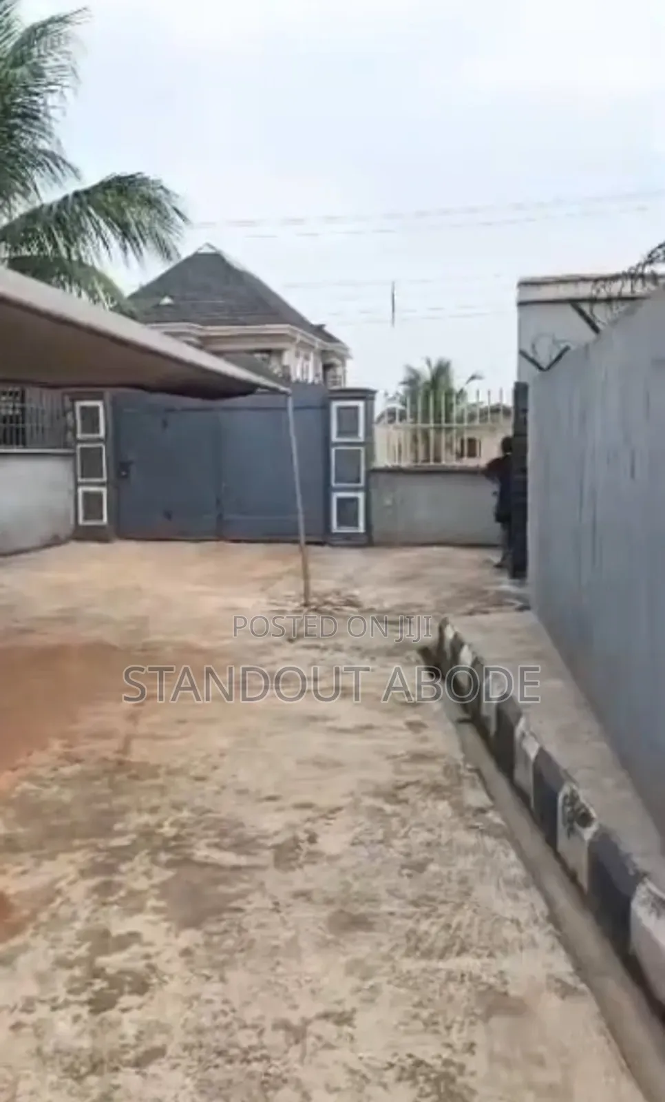 5bdrm Bungalow in Good Location, Ikorodu for sale