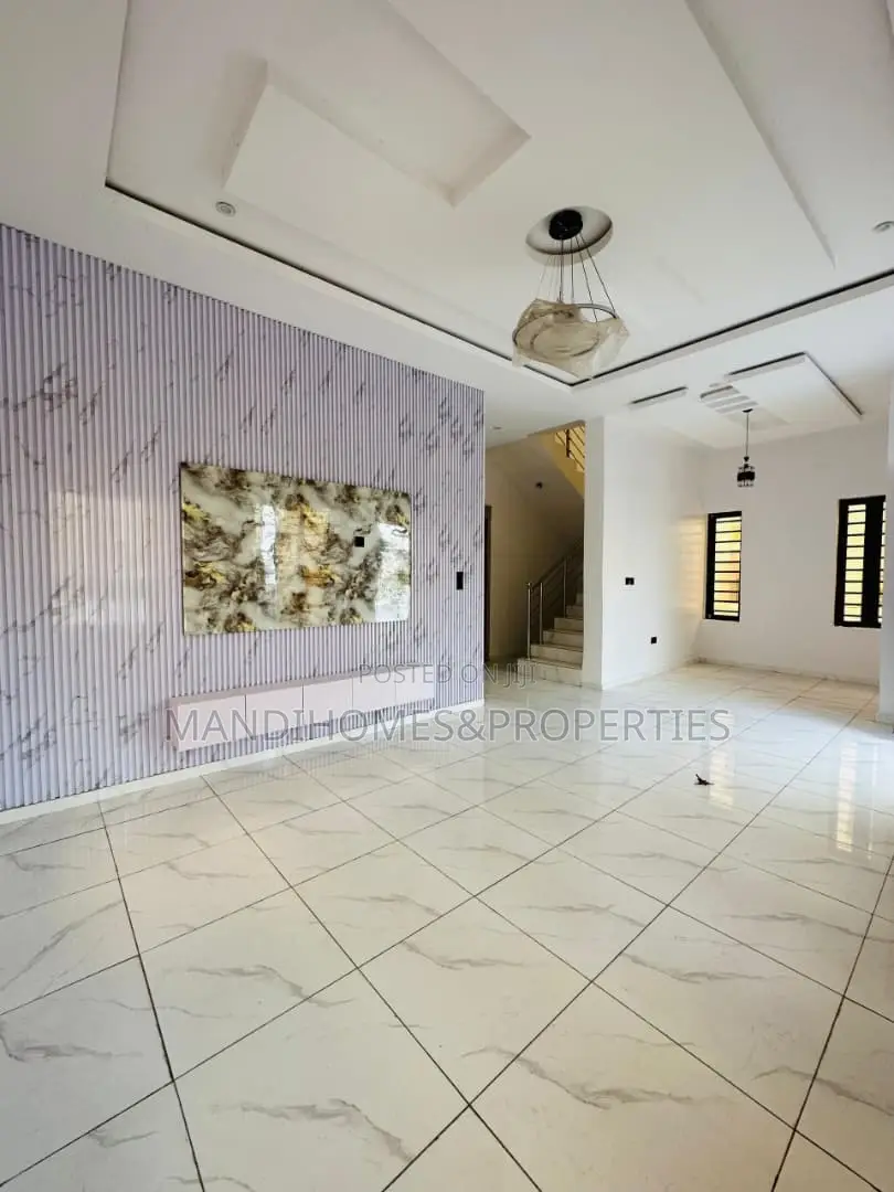 5bdrm Duplex in Ajah for sale