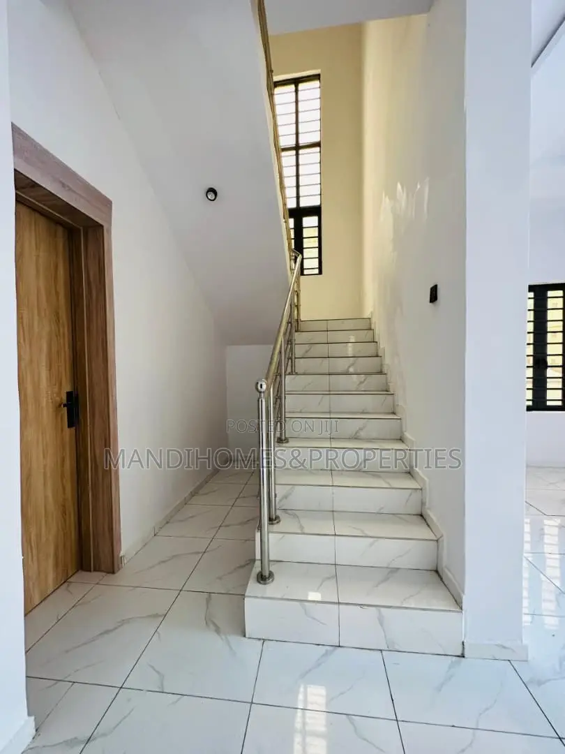 5bdrm Duplex in Ajah for sale