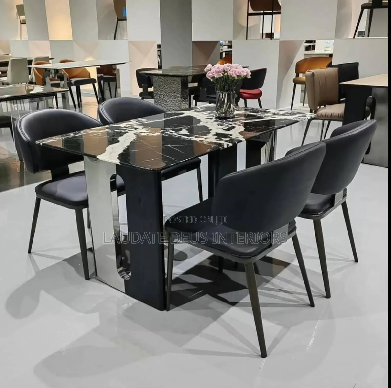 Royal Exquisite Dining Table With Padded Chairs