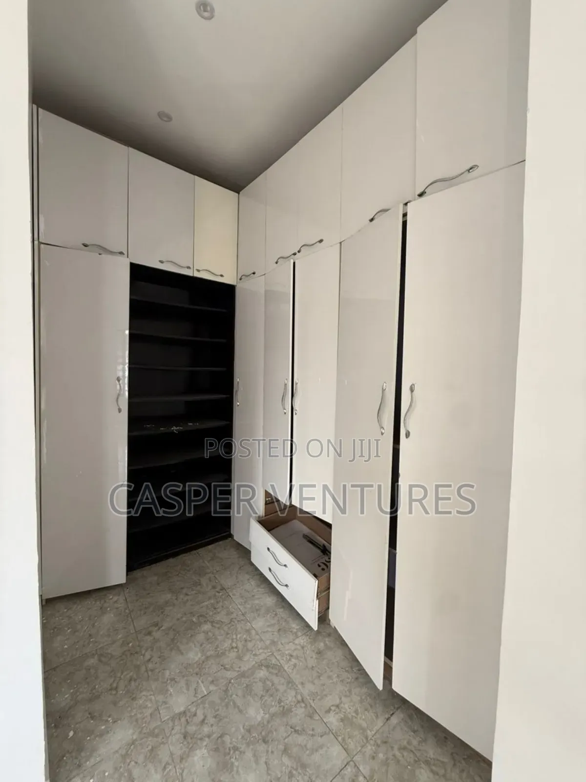 1bdrm Shared Apartment in Royal Pine Estate, Lekki Phase 2 for rent