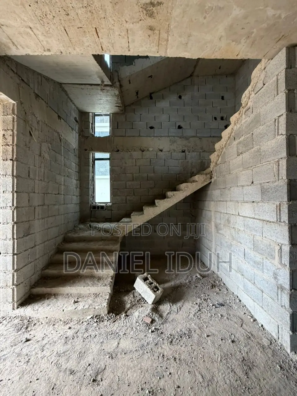 6bdrm Duplex in Guzape District for sale