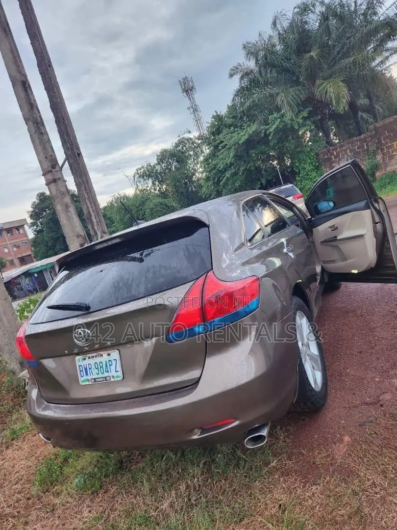 Toyota Venza for Hire