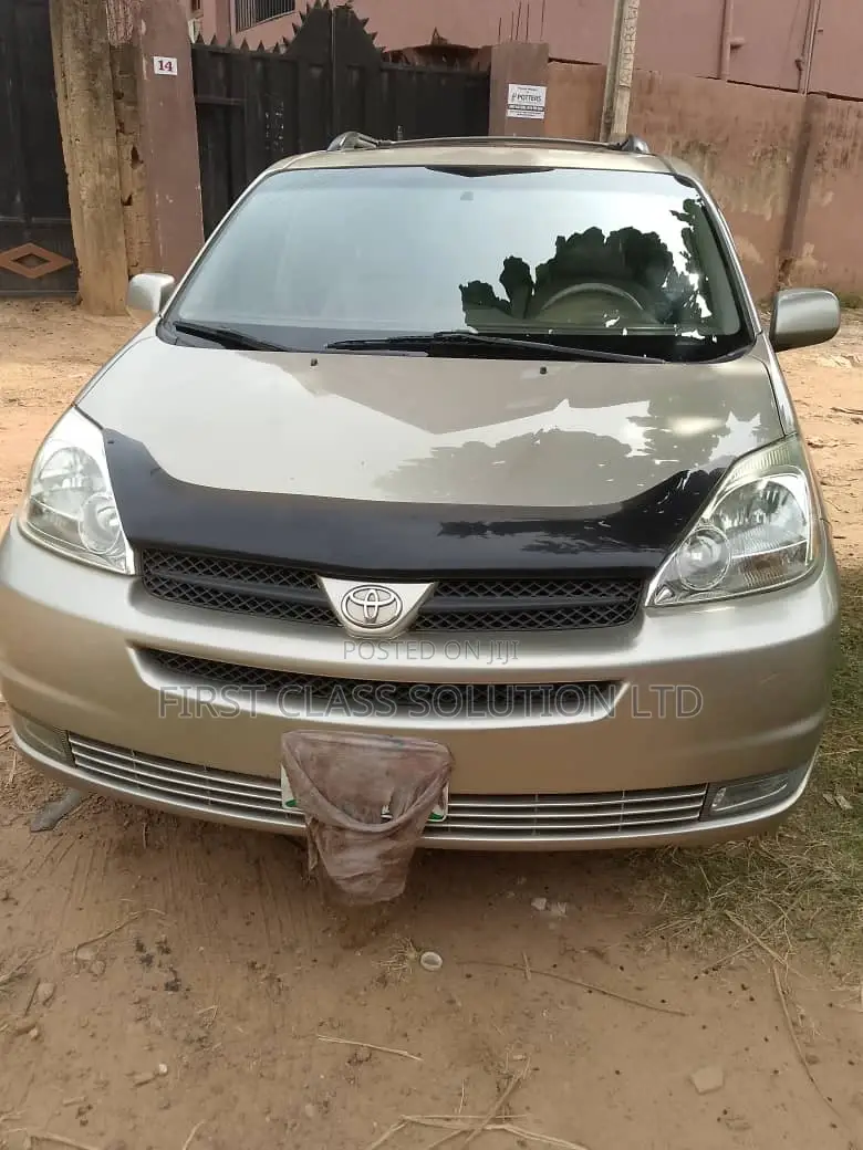 Toyota Sienna for Hire