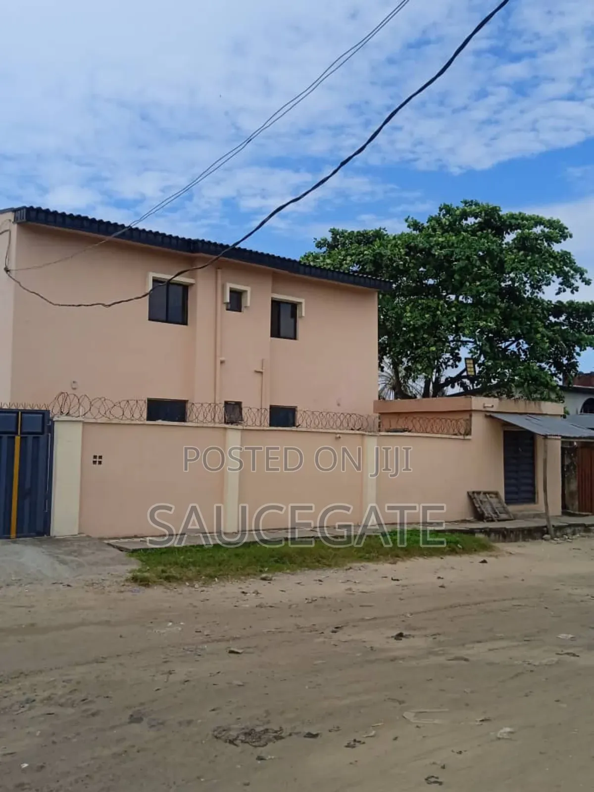 3bdrm Block of Flats in Tedi, Iba / Ojo for sale