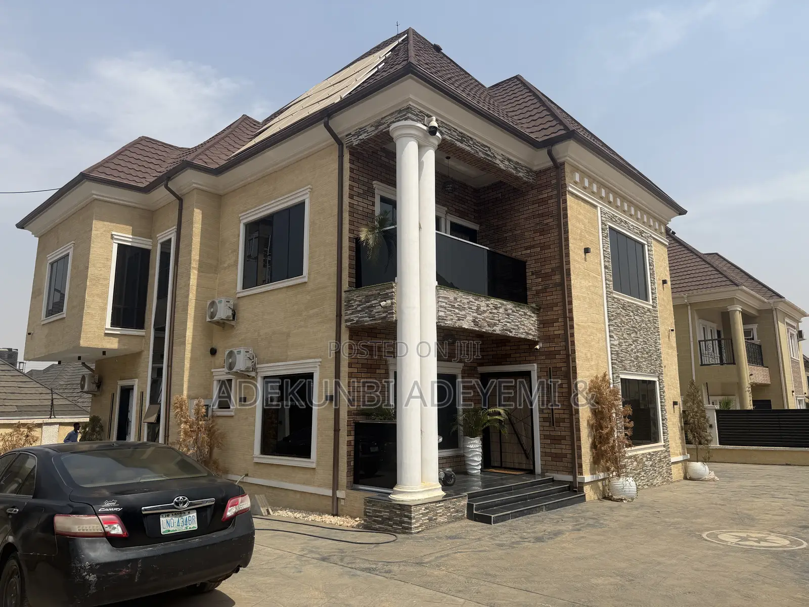 4bdrm Duplex in Gaduwa for sale