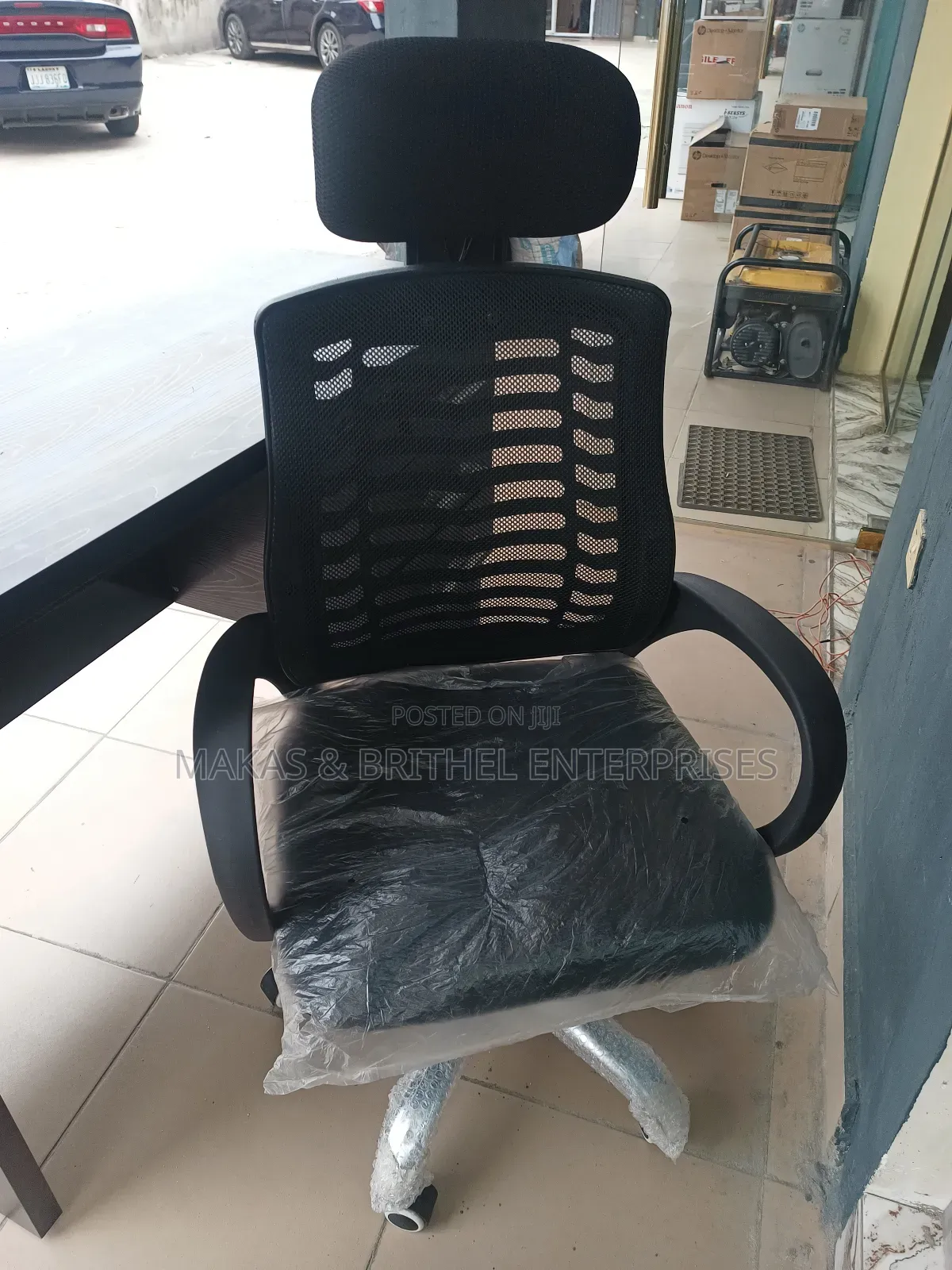 Victory Chair With Headrest