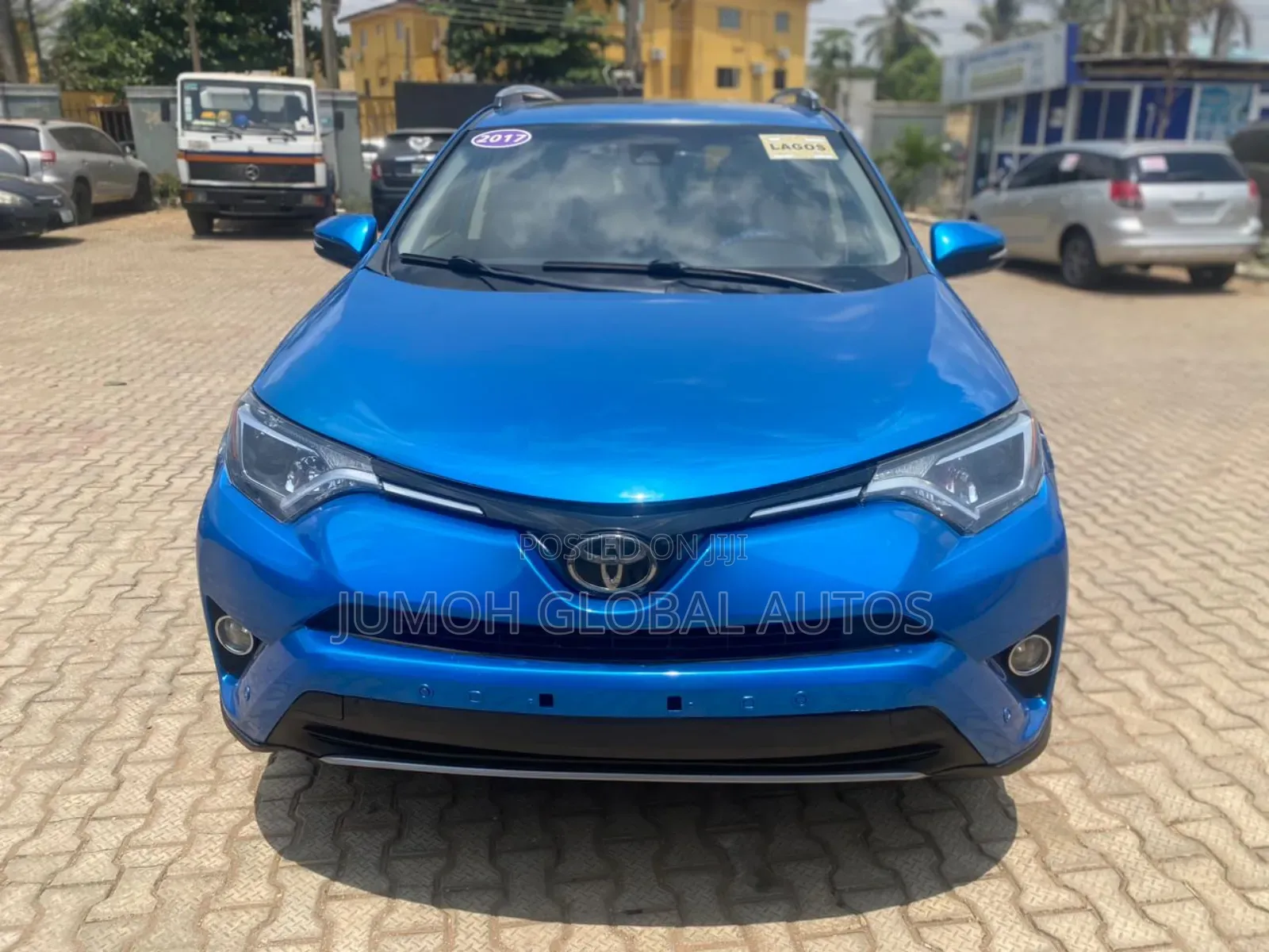 Toyota RAV4 XLE AWD (2.5L 4cyl 6A) 2017 Blue