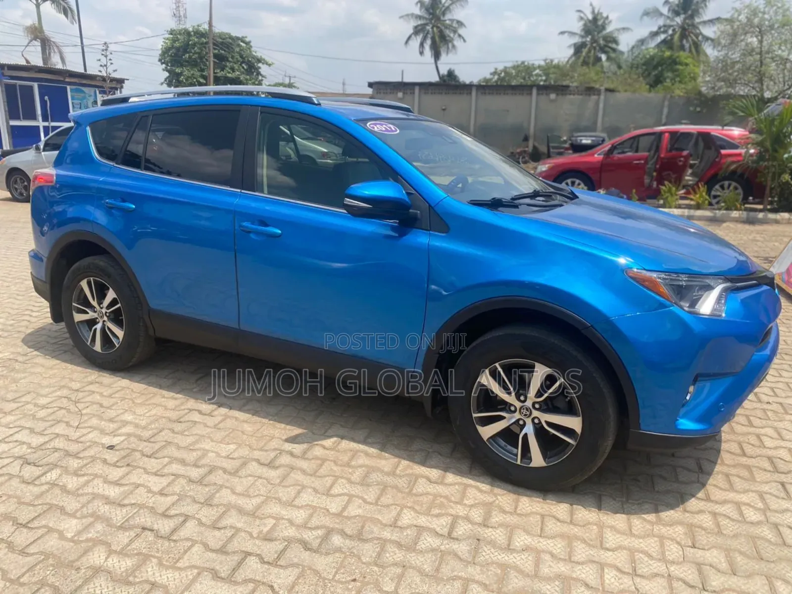 Toyota RAV4 XLE AWD (2.5L 4cyl 6A) 2017 Blue