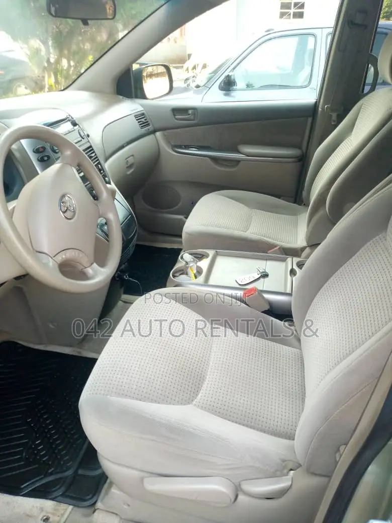 Toyota Siena for Hire
