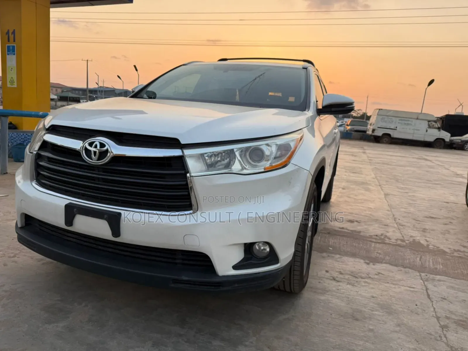 Toyota Highlander XLE V6 4x4 (3.5L 6cyl 6A) 2016 White