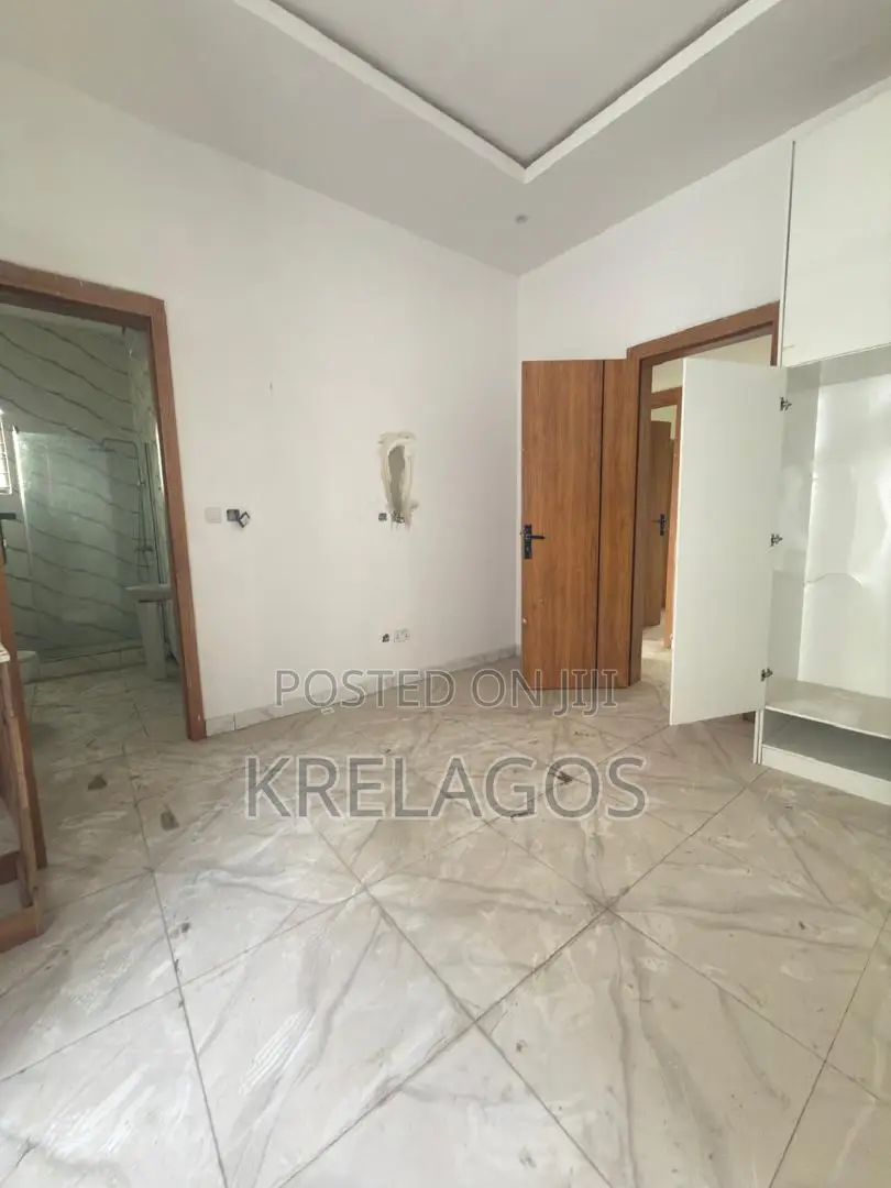 5bdrm Duplex in Orchid, Chevron for sale