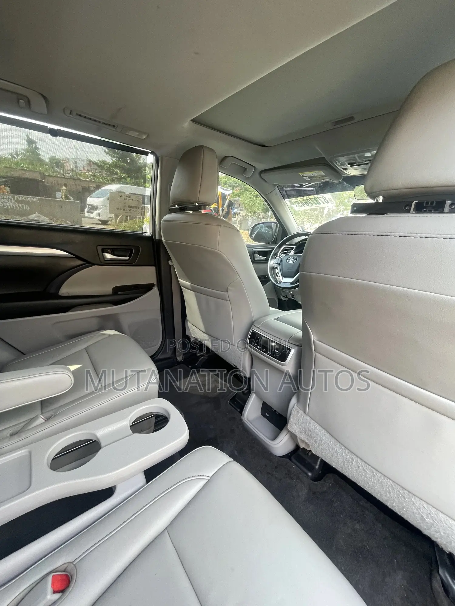 Toyota Highlander XLE 4x4 V6 (3.5L 6cyl 8A) 2018 Gray