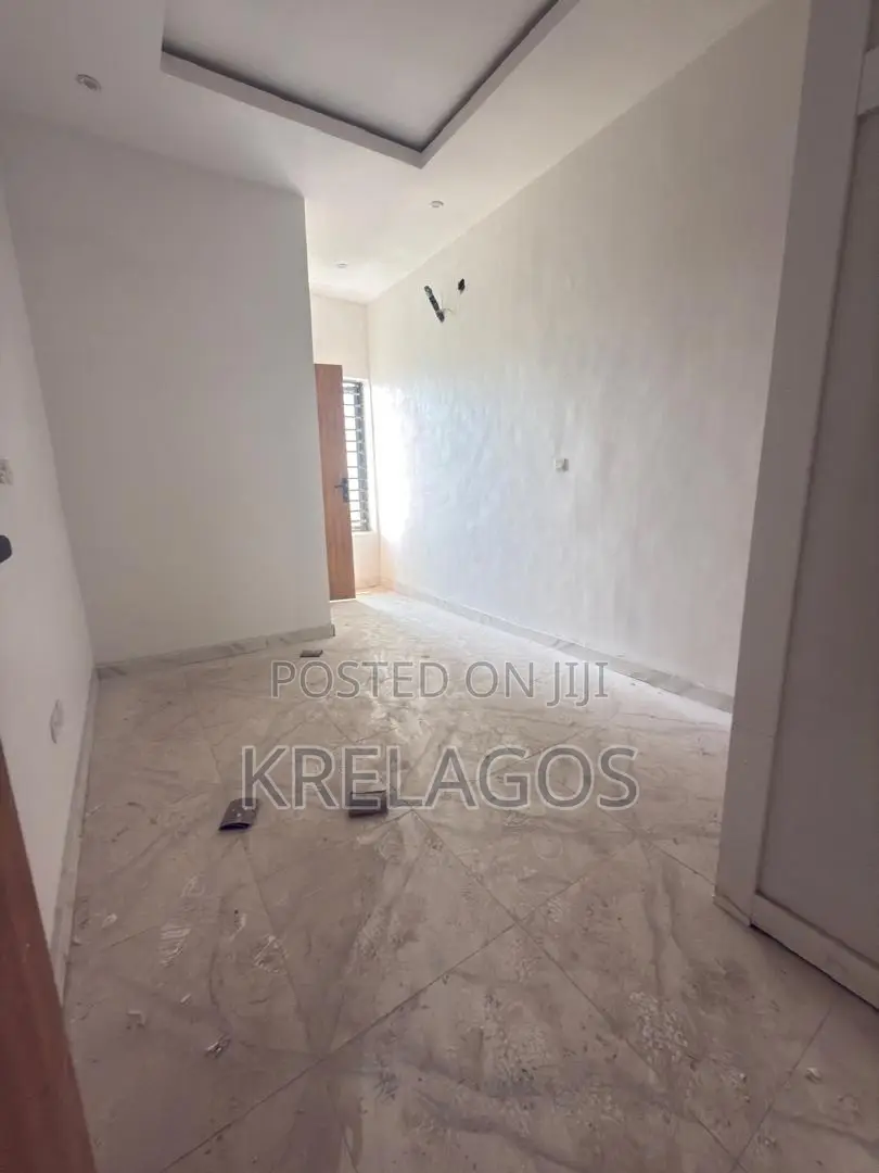 4bdrm Duplex in Orchid, Chevron for sale
