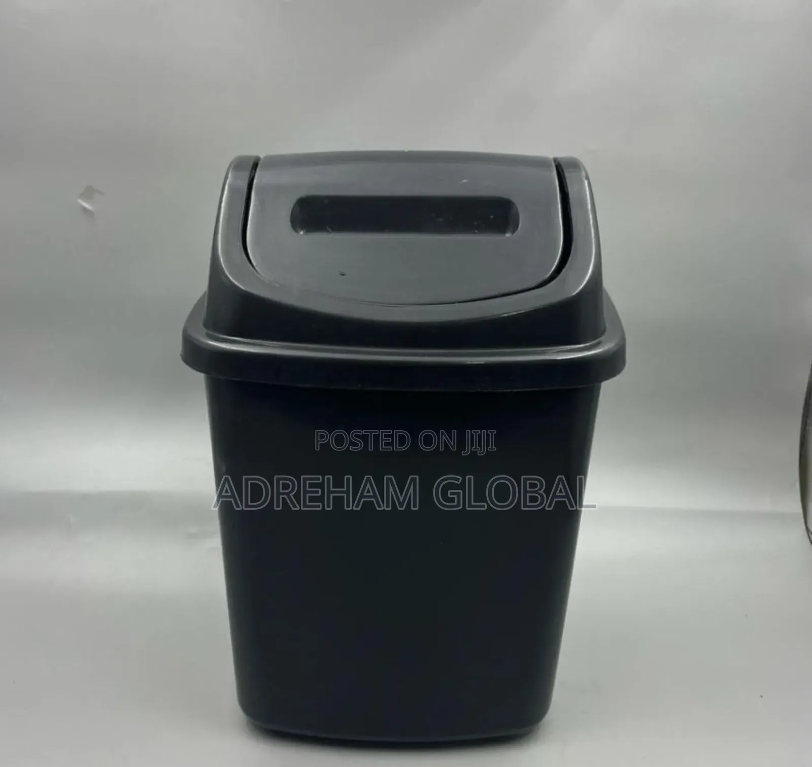 Plastic Waste Bin With Cover