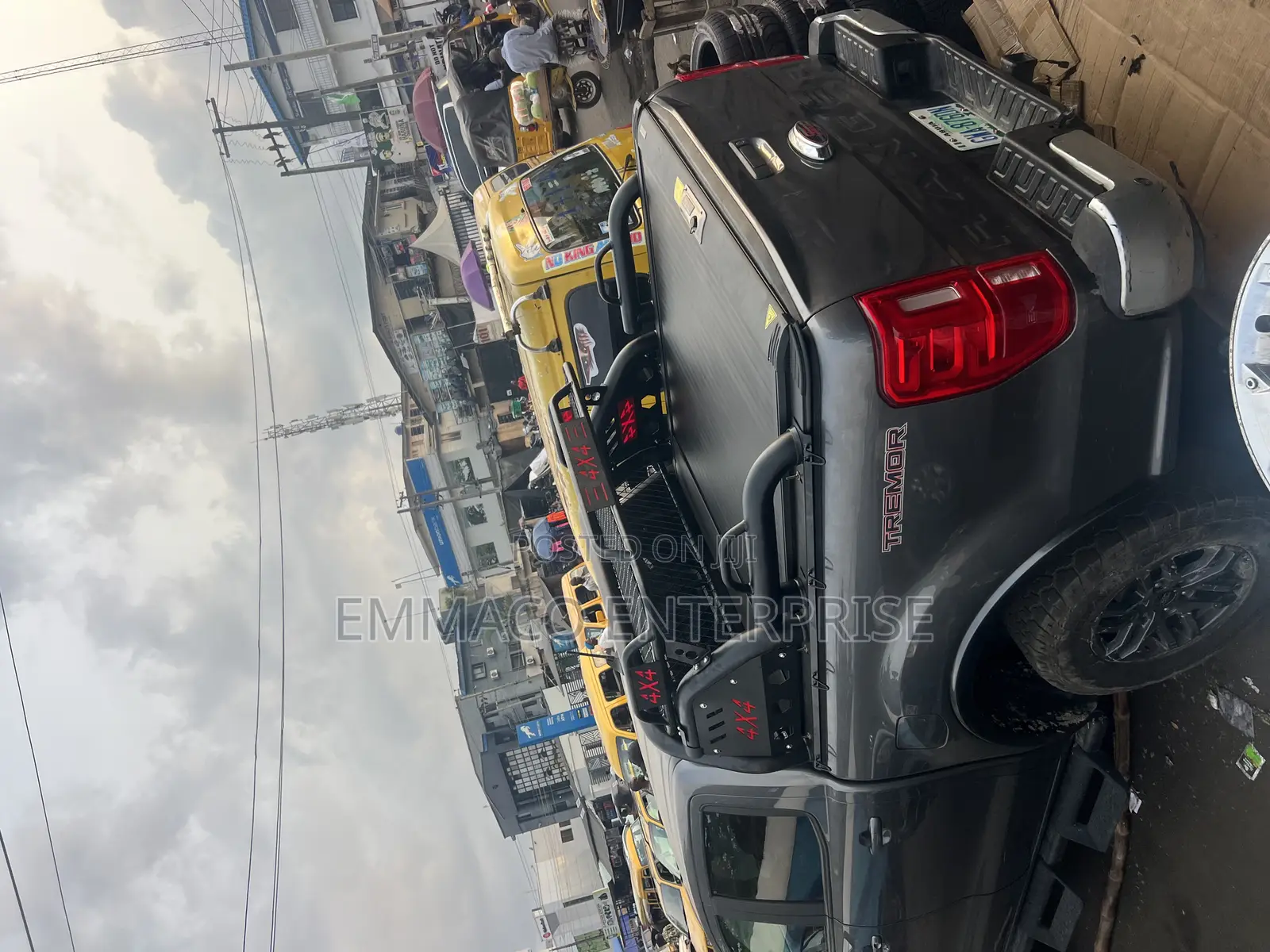 Rolling Booth Cover Rugged Iron Spoiler