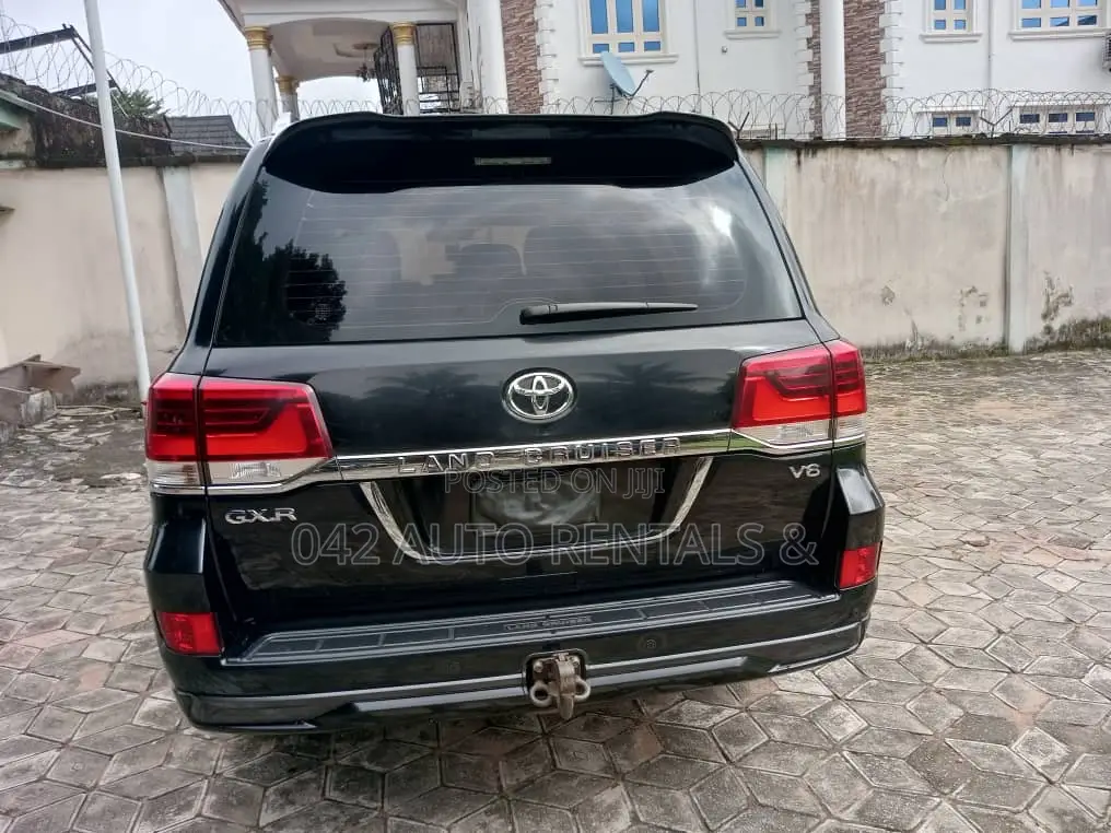 Toyota Landcruiser for Hire