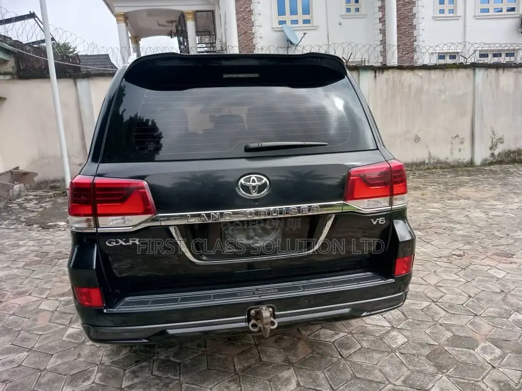 Toyota Landcruiser for Hire