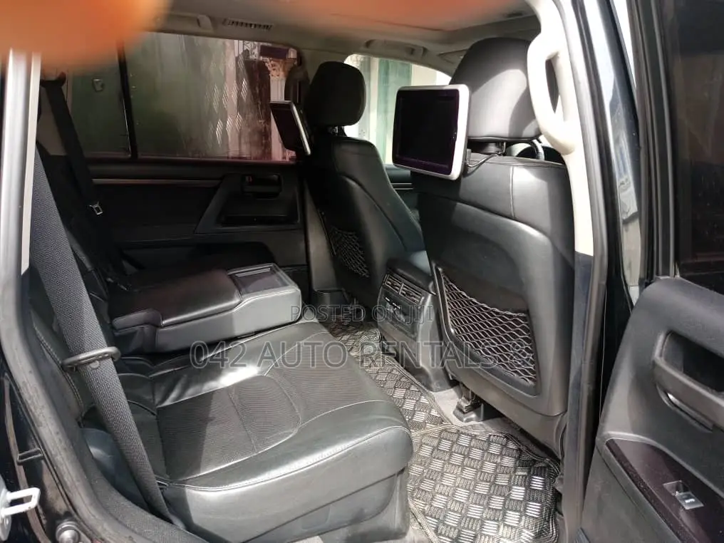 Toyota Landcruiser for Hire