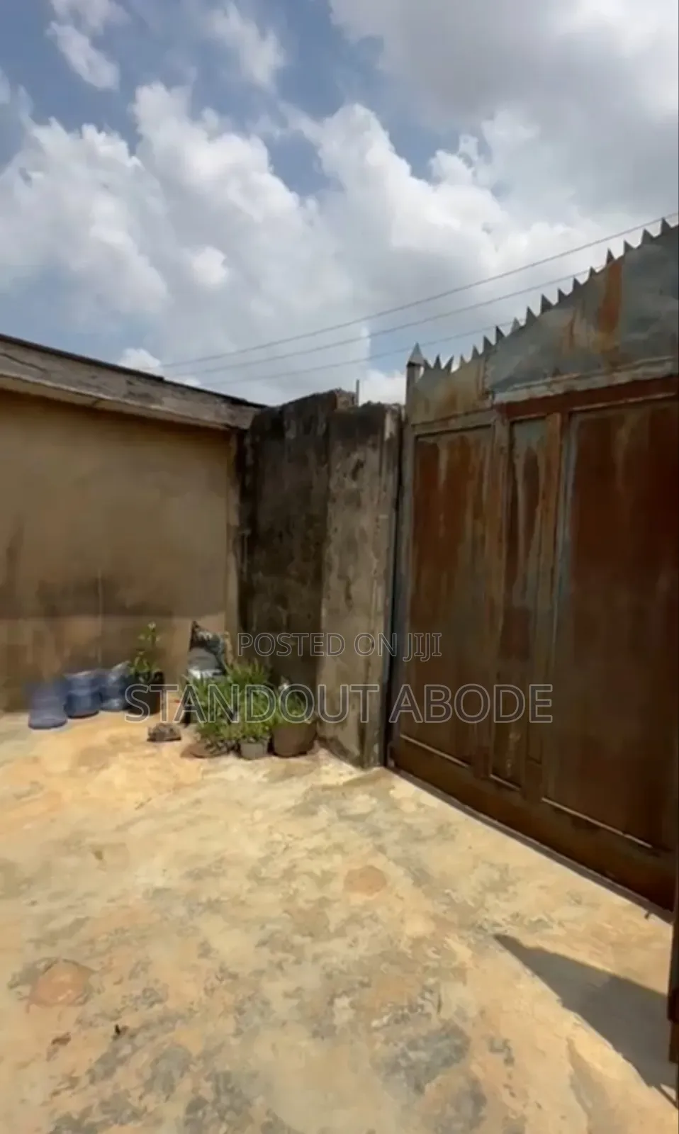 2bdrm Block of Flats in Captain Ekoro Meiran for sale