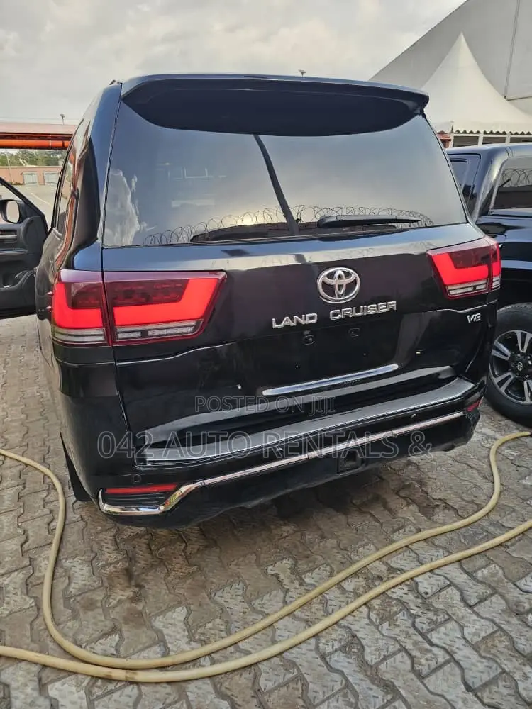 Toyota Landcruiser for Hire