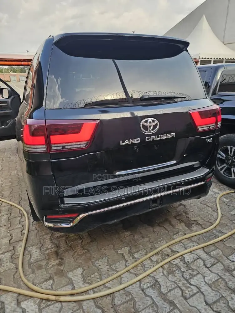 Toyota Landcruiser for Hire