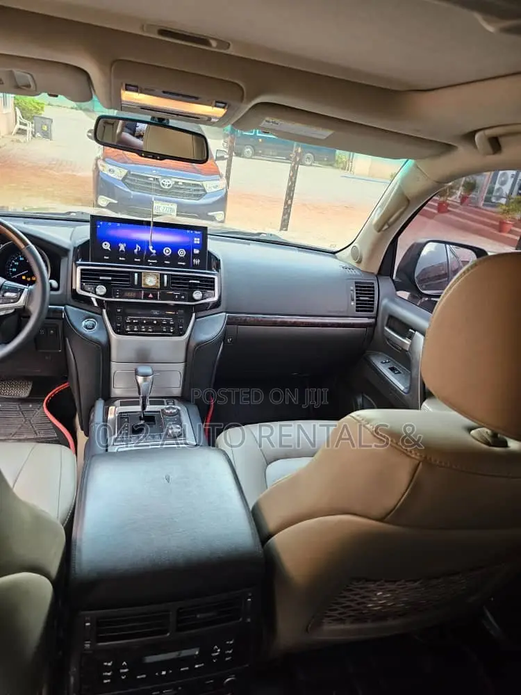 Toyota Landcruiser for Hire