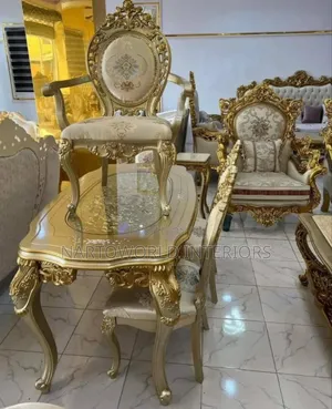 High Quality Royal Dinning Table